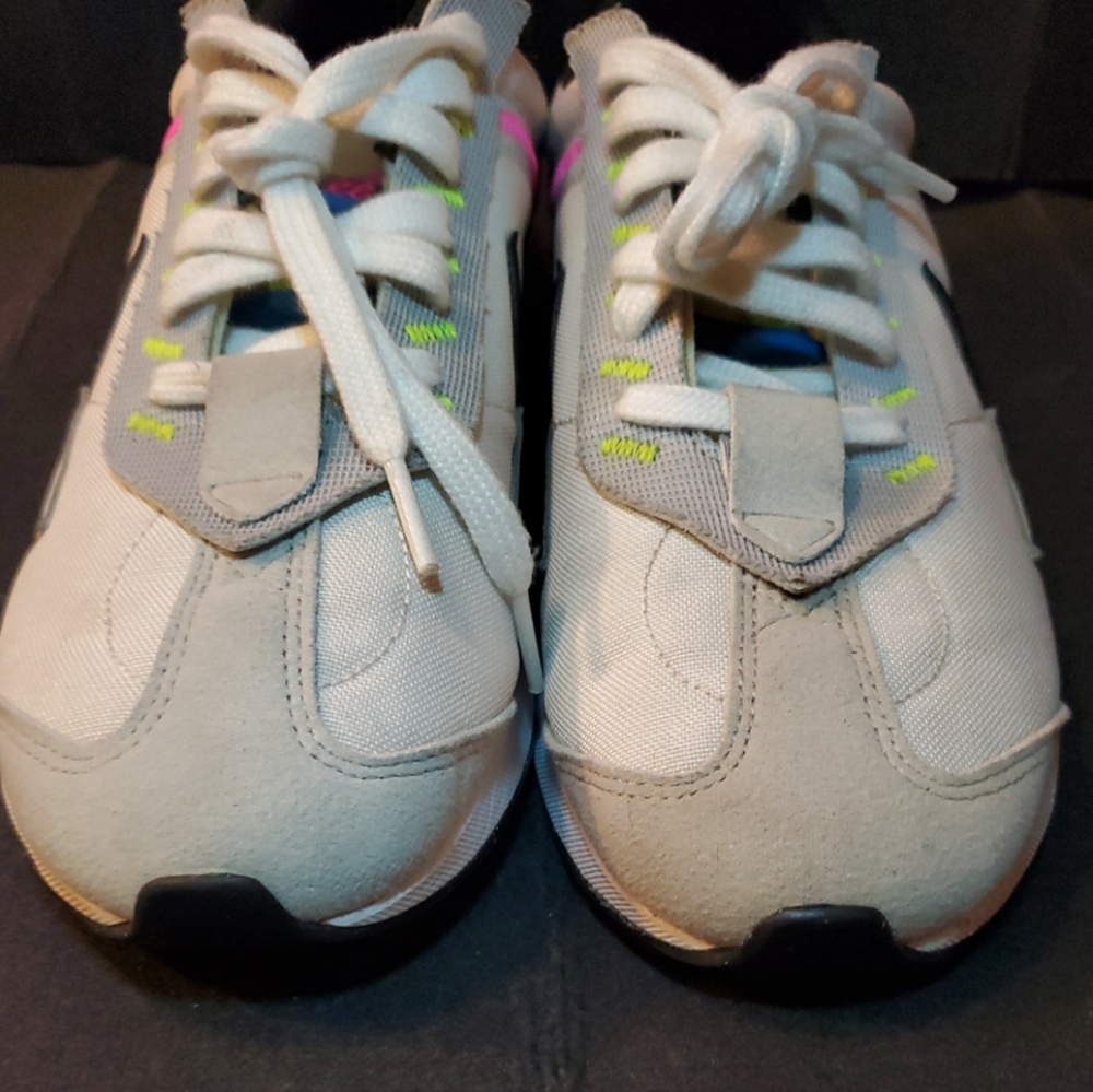 Nike Air Max Pre-Day sneakers in size 9 Men's - Picture 3 of 8
